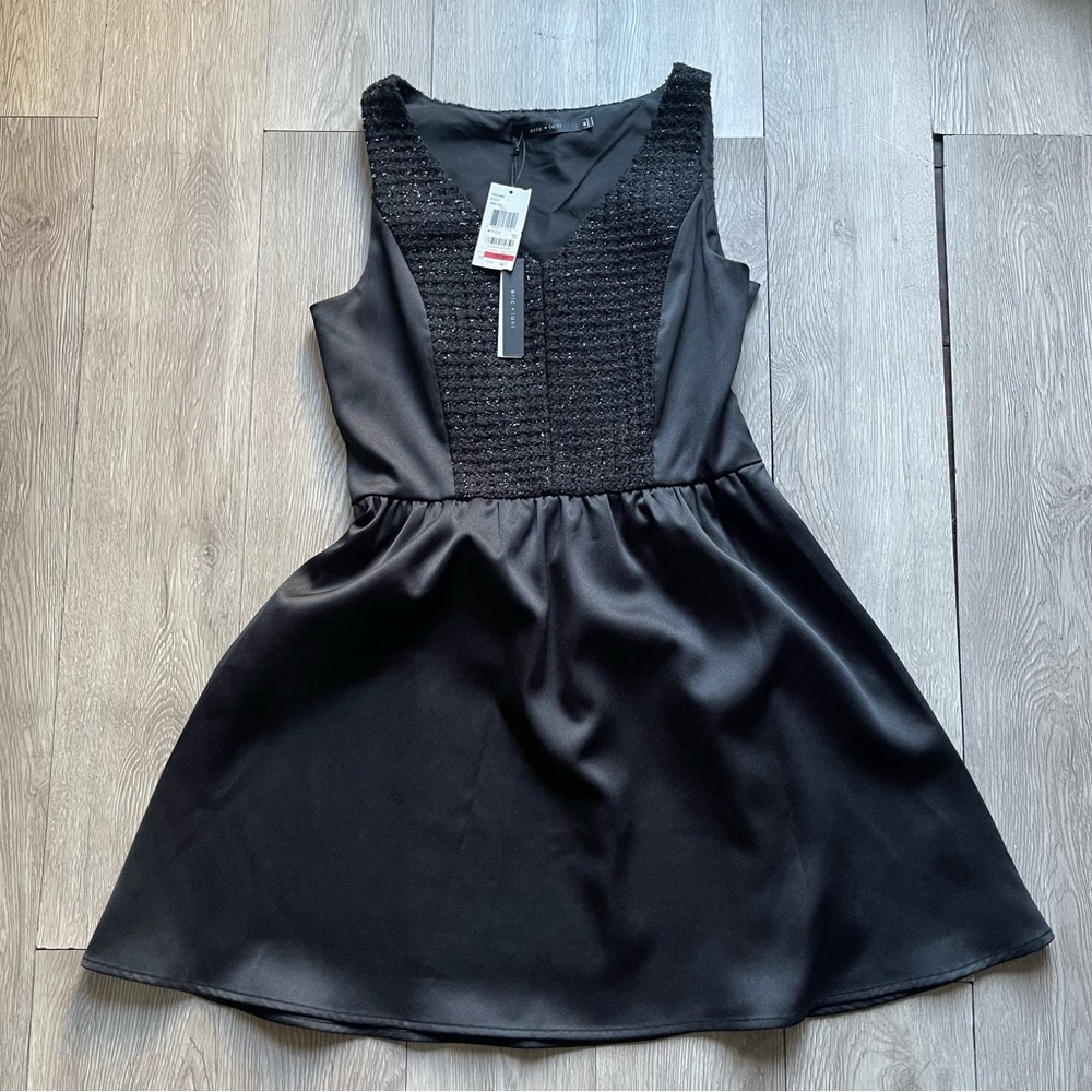 Eric + Lani Black fit and flare dress size M NWT